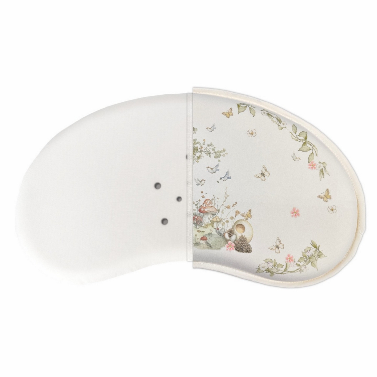 91家纺网 家纺一手货源 找家纺 小猫派 2025秋冬月牙型北欧风儿童枕可水洗亲水棉枕芯 泰迪熊一家