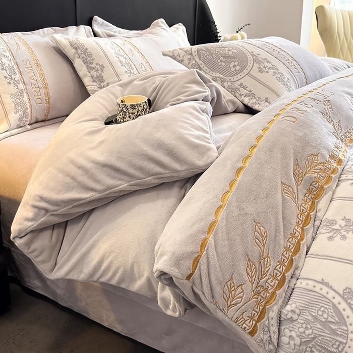 91家纺网 家纺一手货源 找家纺 （总）卡罗兰 2025新款牛奶绒雕花四件套