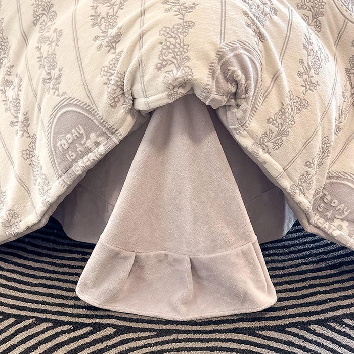 91家纺网 家纺一手货源 找家纺 卡罗兰 2025新款牛奶绒雕花四件套 叶语-薰衣草