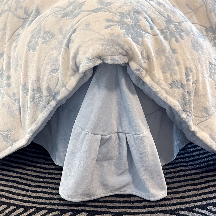 91家纺网 家纺一手货源 找家纺 卡罗兰 2025新款牛奶绒雕花四件套 花影-天蓝