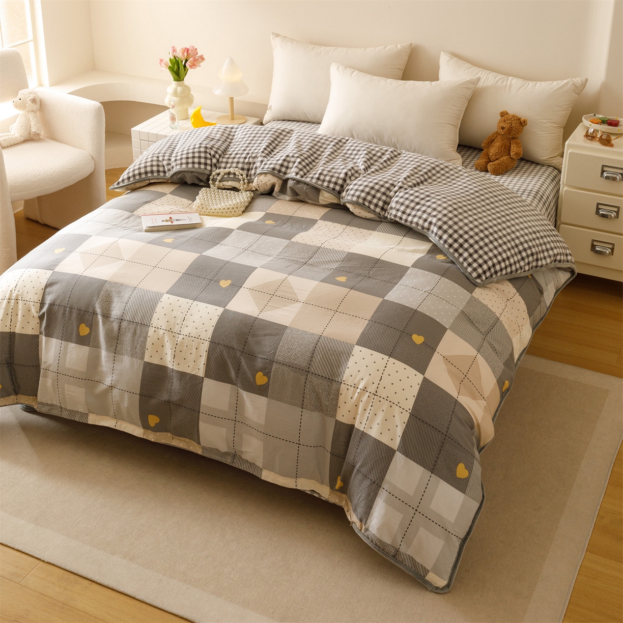 91家纺网 家纺一手货源 找家纺 红粉佳人家纺 2025新款A类棉加绒印花四件套 积木格子