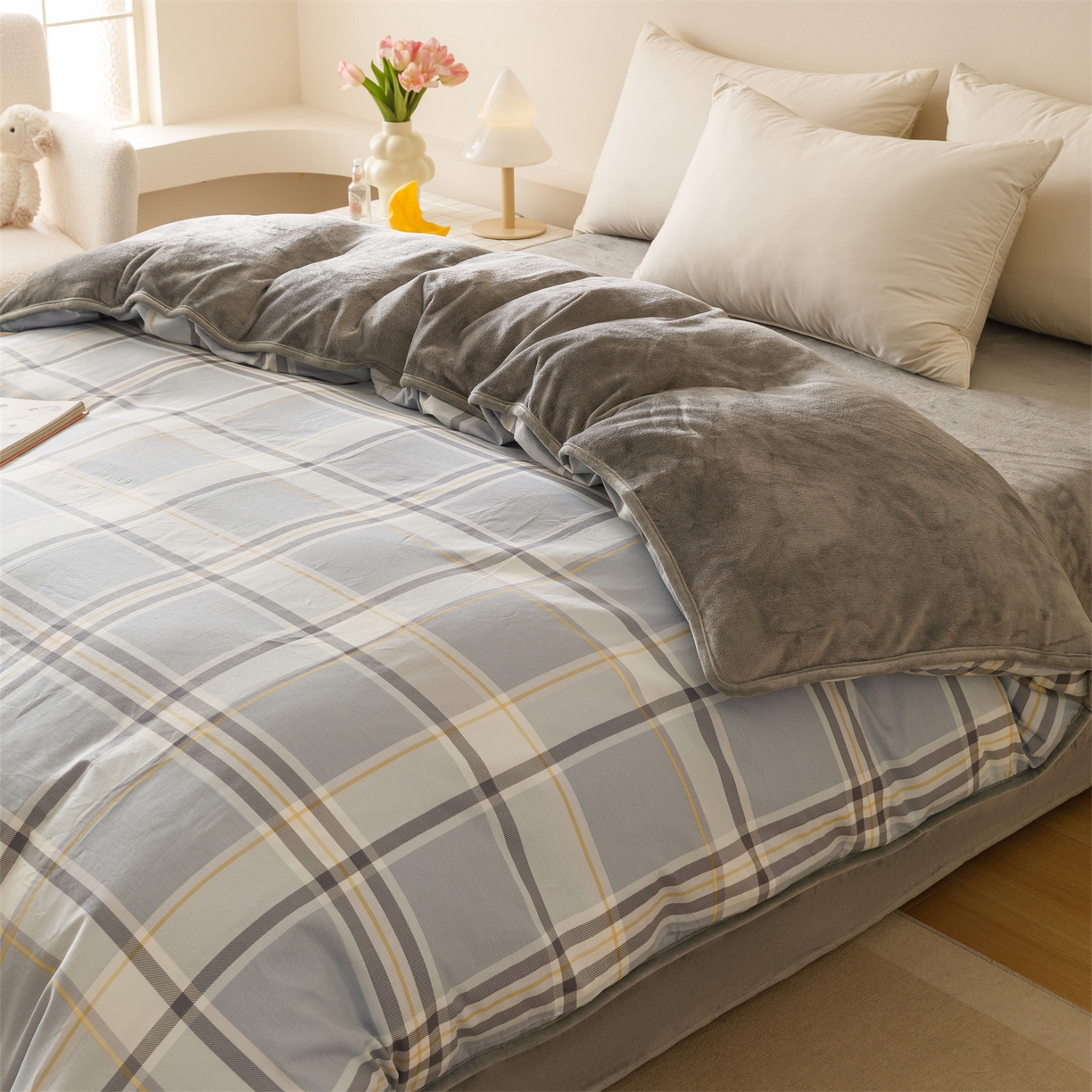 91家纺网 家纺一手货源 找家纺 红粉佳人家纺 2025新款A类棉加绒印花四件套 简格风尚