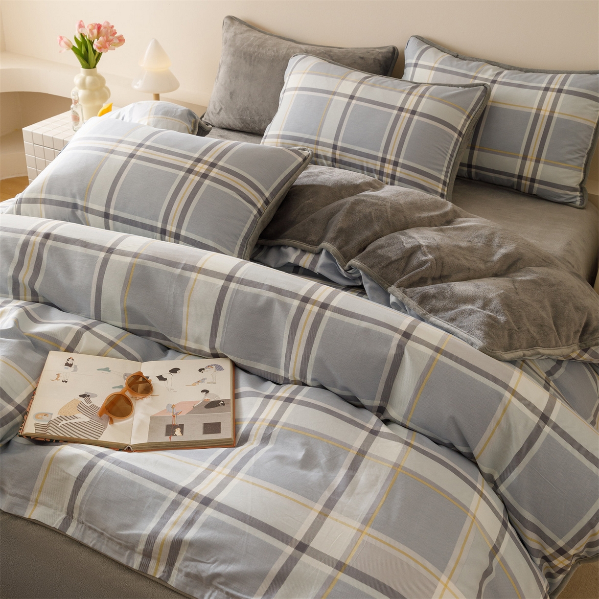 91家纺网 家纺一手货源 找家纺 红粉佳人家纺 2025新款A类棉加绒印花四件套 简格风尚