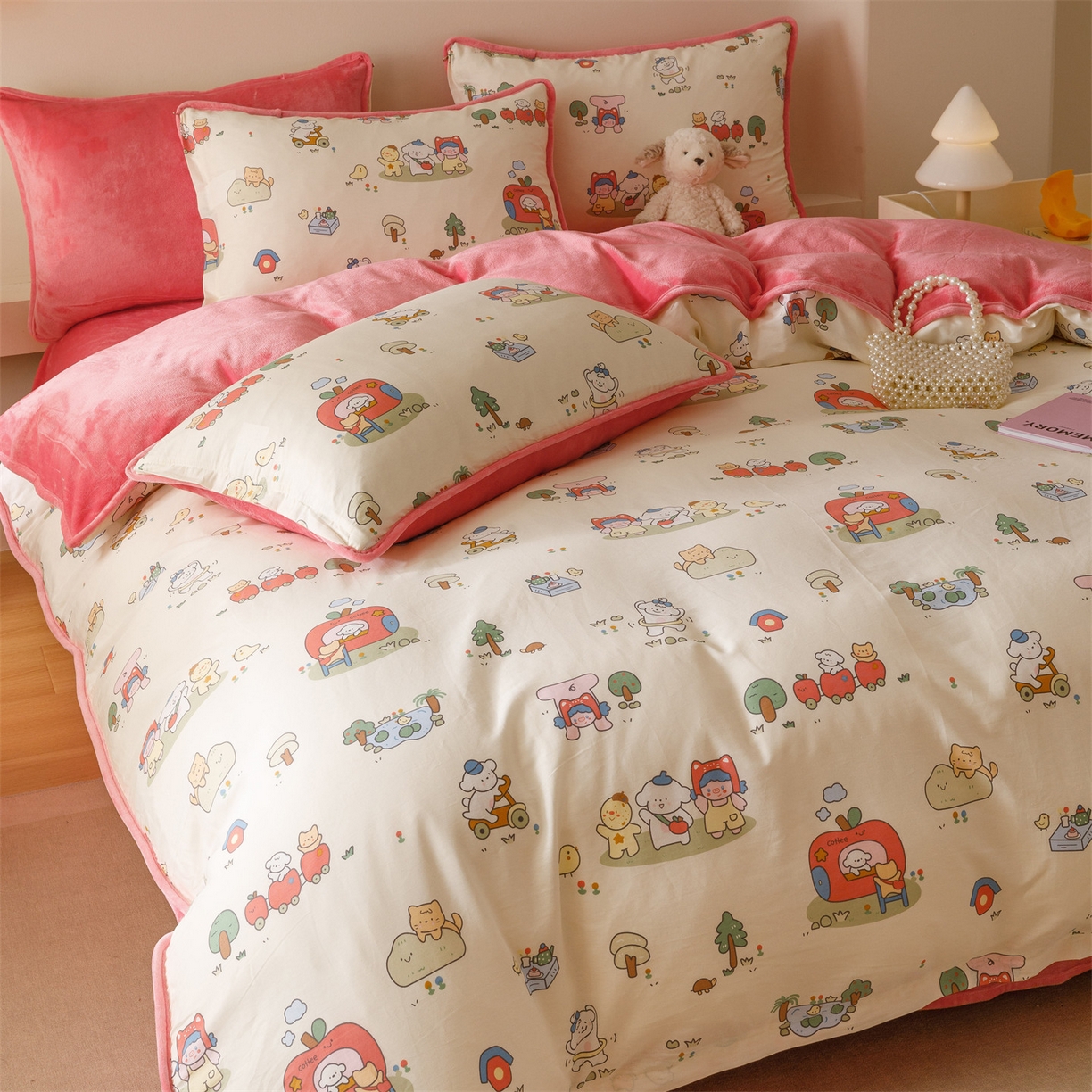 91家纺网 家纺一手货源 找家纺 红粉佳人家纺 2025新款A类棉加绒印花四件套 开心家园