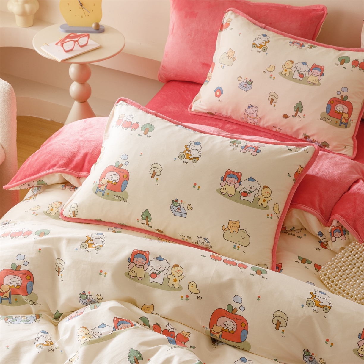 91家纺网 家纺一手货源 找家纺 红粉佳人家纺 2025新款A类棉加绒印花四件套 开心家园