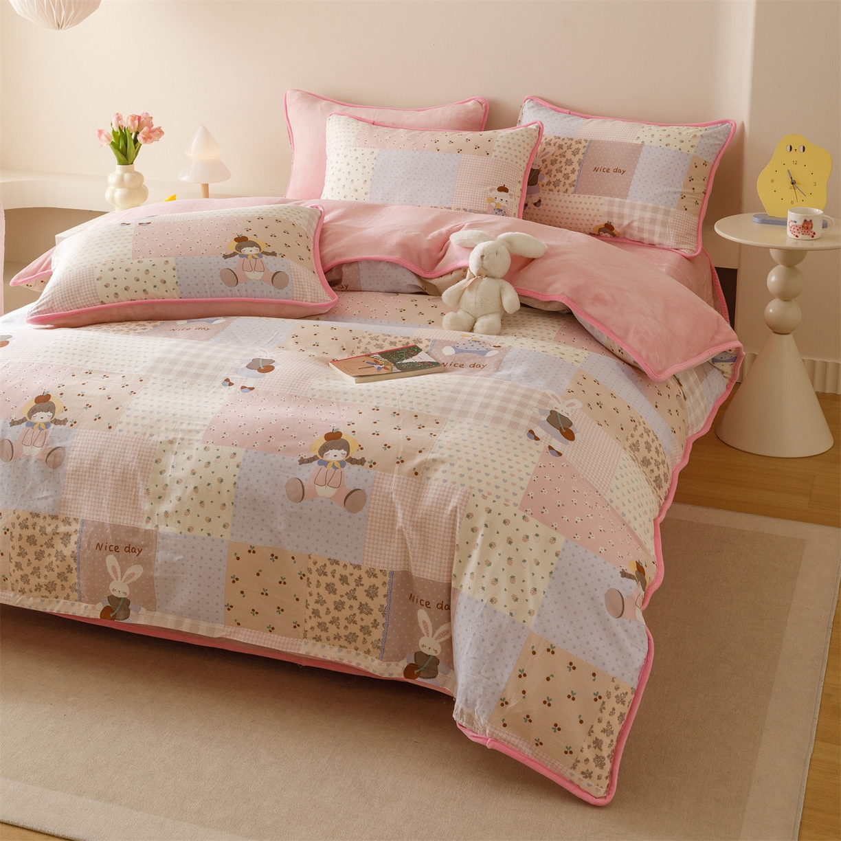 91家纺网 家纺一手货源 找家纺 红粉佳人家纺 2025新款A类棉加绒印花四件套 快乐聚会