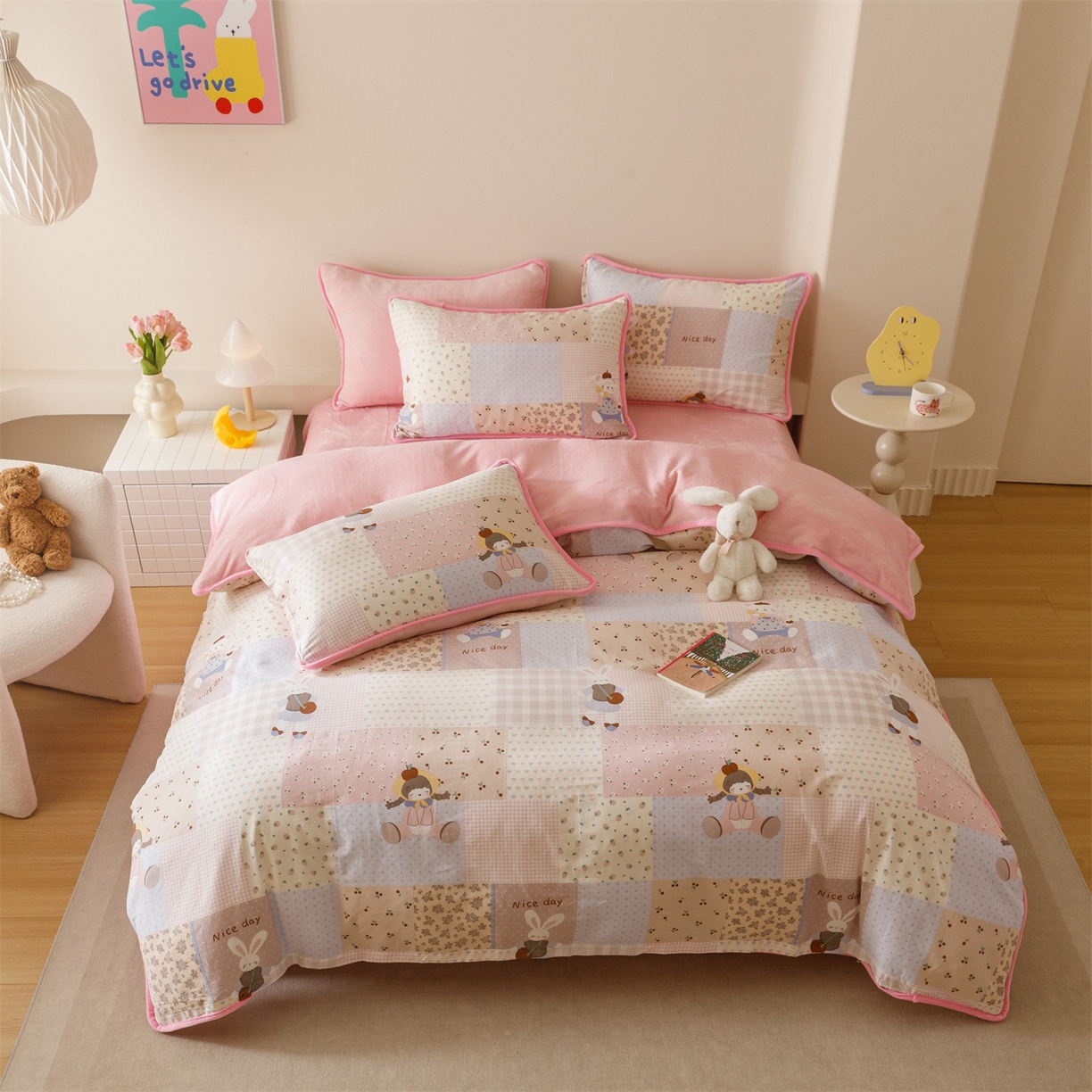 91家纺网 家纺一手货源 找家纺 红粉佳人家纺 2025新款A类棉加绒印花四件套 快乐聚会