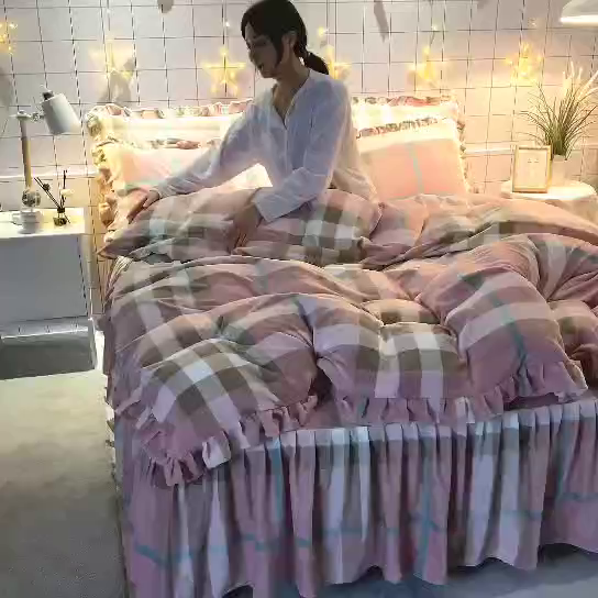 91家纺网 家纺一手货源 找家纺 睡美人 2025新款韩版印花牛奶绒床裙款四件套 宝格-粉