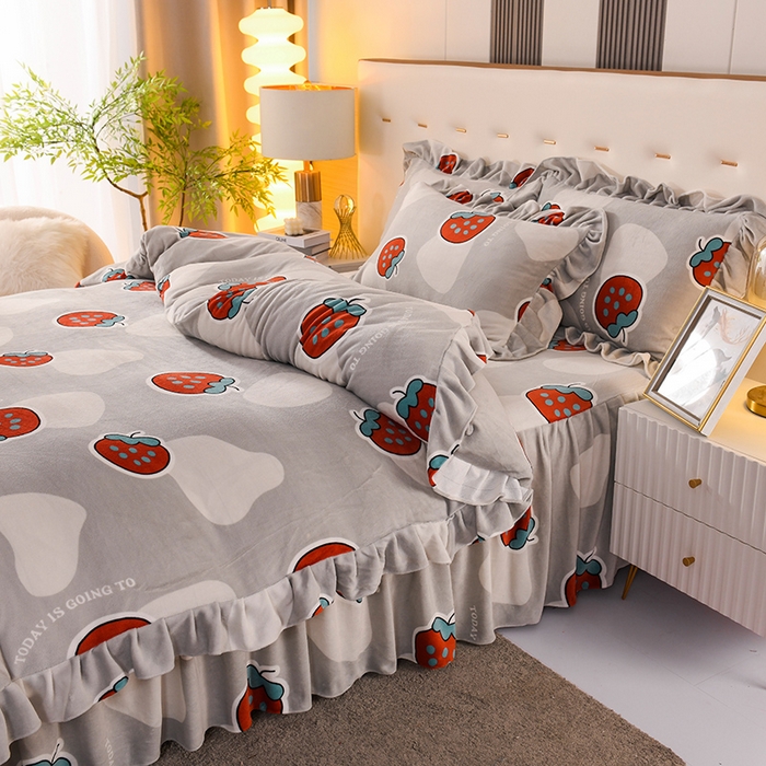 睡美人 2025新款韩版印花牛奶绒床裙款四件套 草莓派