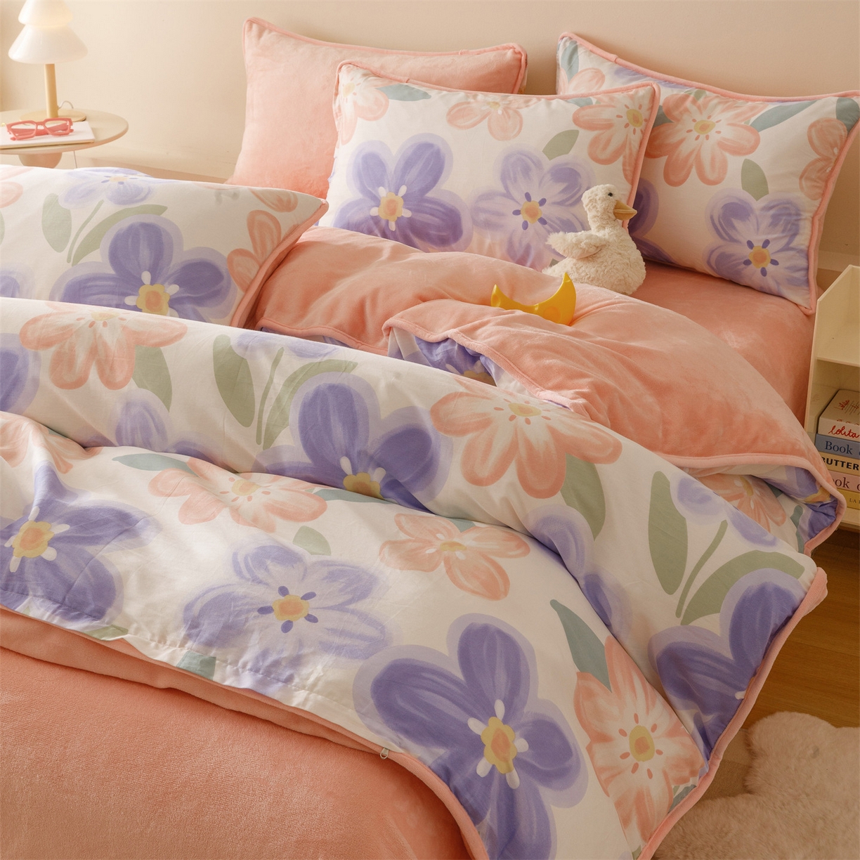 91家纺网 家纺一手货源 找家纺 红粉佳人家纺 2025新款A类棉加绒印花四件套 梦幻花海