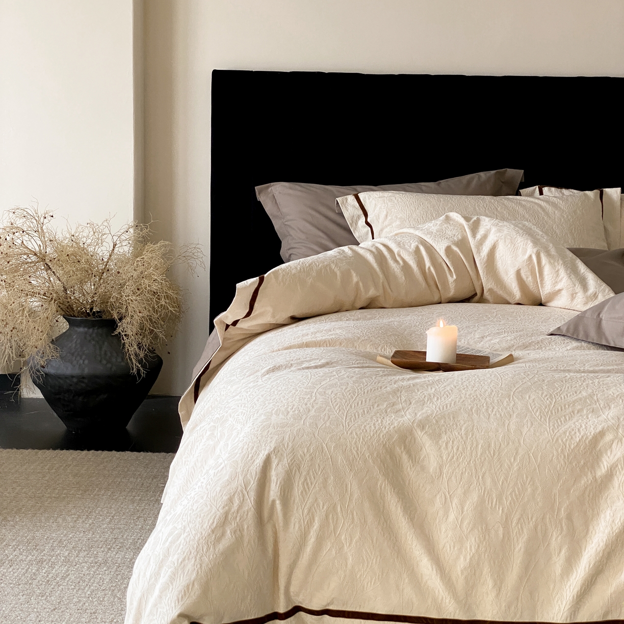 91家纺网 家纺一手货源 找家纺 玉宇阁家居 2025新款色织空气大提花磨毛四件套-工艺款 磨毛款-远山檀木