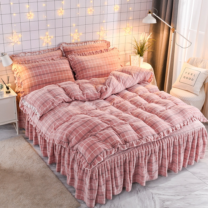 91家纺网 家纺一手货源 找家纺 睡美人 2025新款韩版印花牛奶绒床裙款四件套 格调豆沙