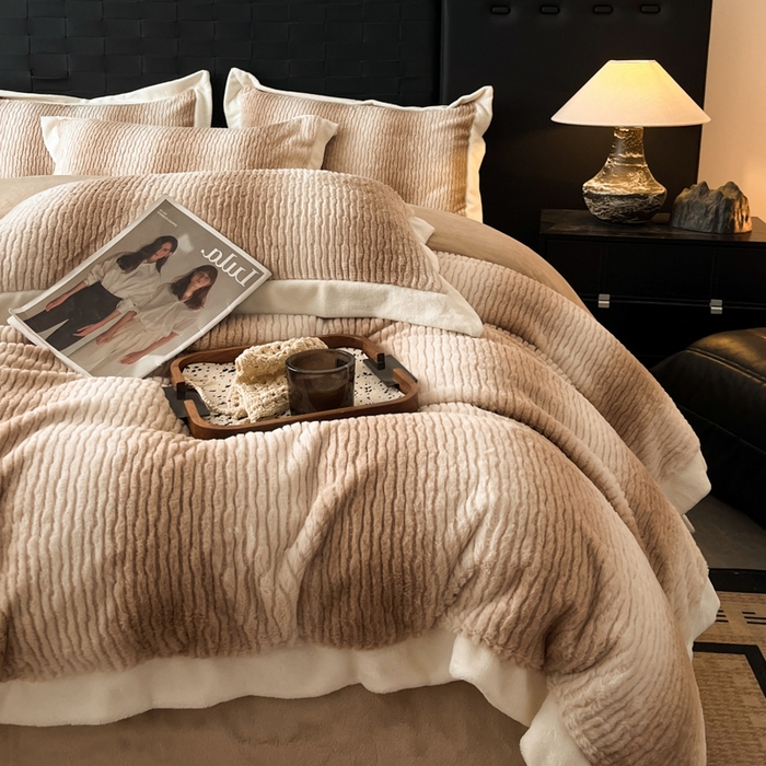 91家纺网 家纺一手货源 找家纺 （总）羽梦 2025秋冬新品260克加厚全消光貂狐绒工艺款超保暖四件套