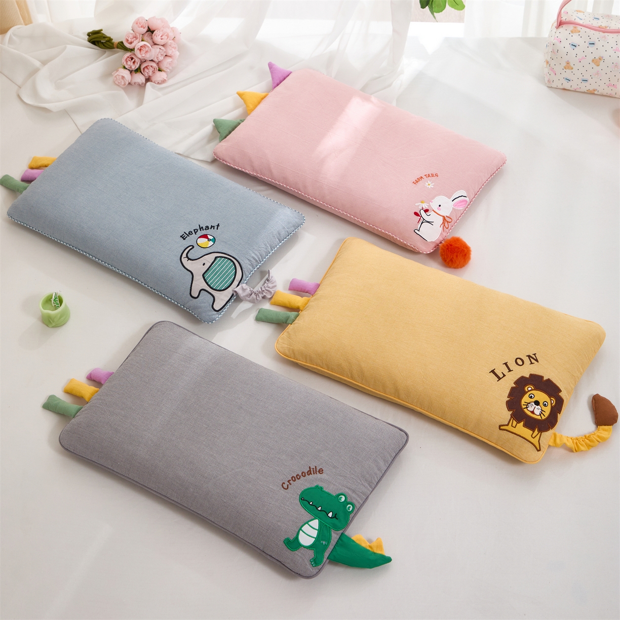 91家纺网 家纺一手货源 找家纺 芯洲 2025新款全棉提花儿荞麦枕儿童卡通贴布绣款可爱动物派对枕头枕芯 组合图