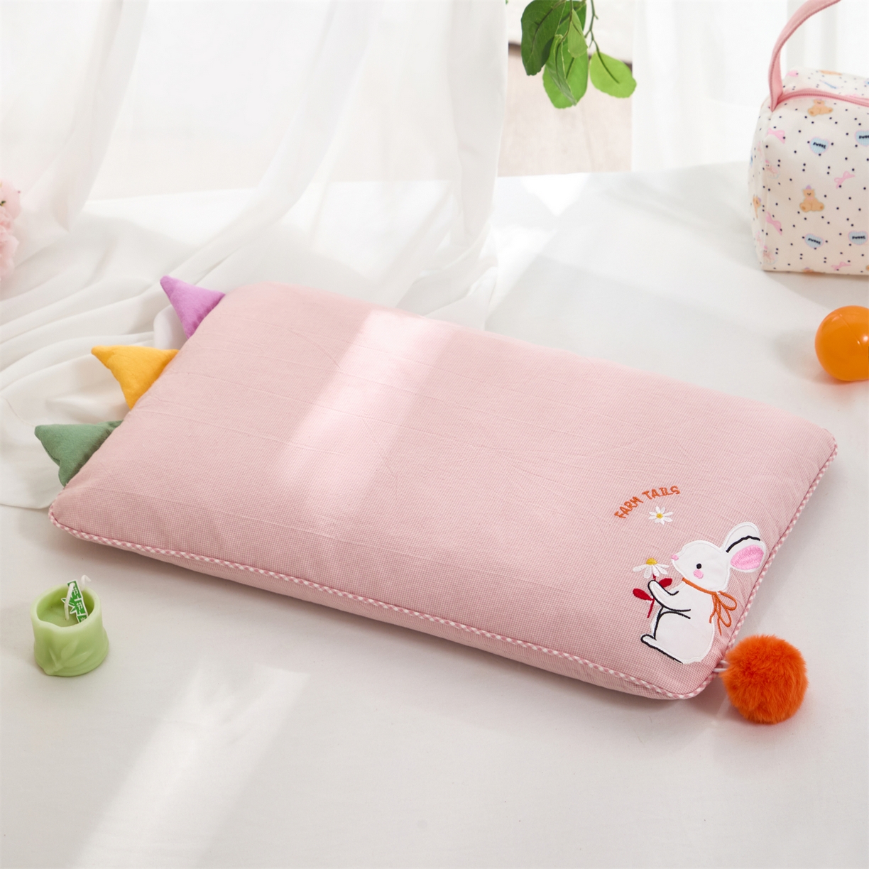 91家纺网 家纺一手货源 找家纺 （总）芯洲 2025新款全棉提花儿荞麦枕儿童卡通贴布绣款可爱动物派对枕头枕芯