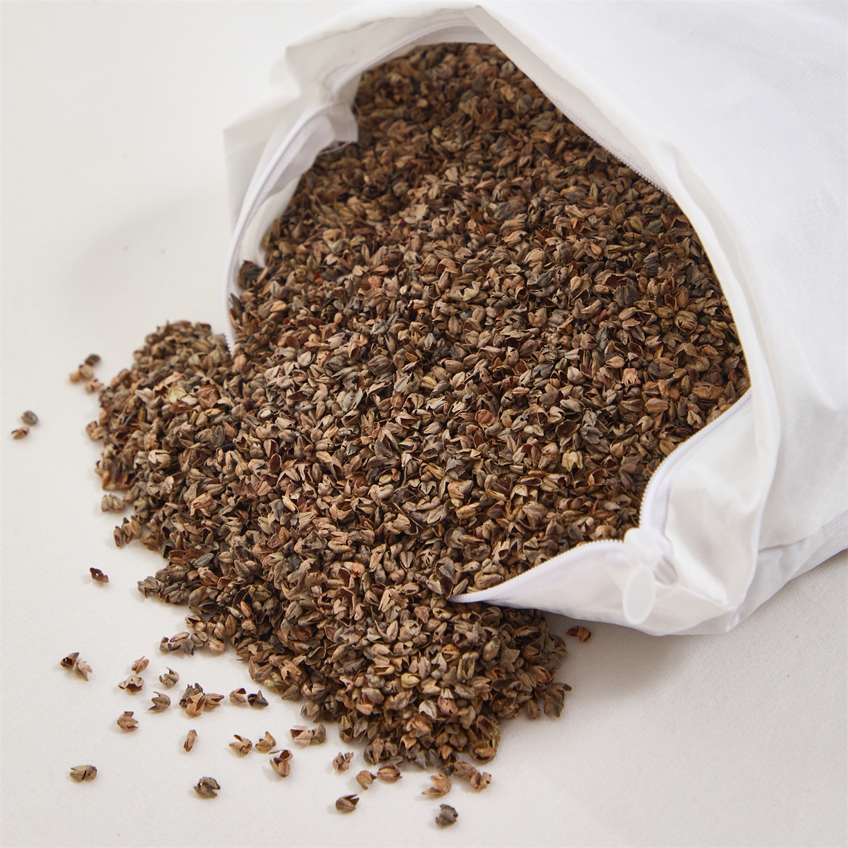 91家纺网 家纺一手货源 找家纺 （总）芯洲 2025新款全棉提花儿荞麦枕儿童卡通贴布绣款可爱动物派对枕头枕芯