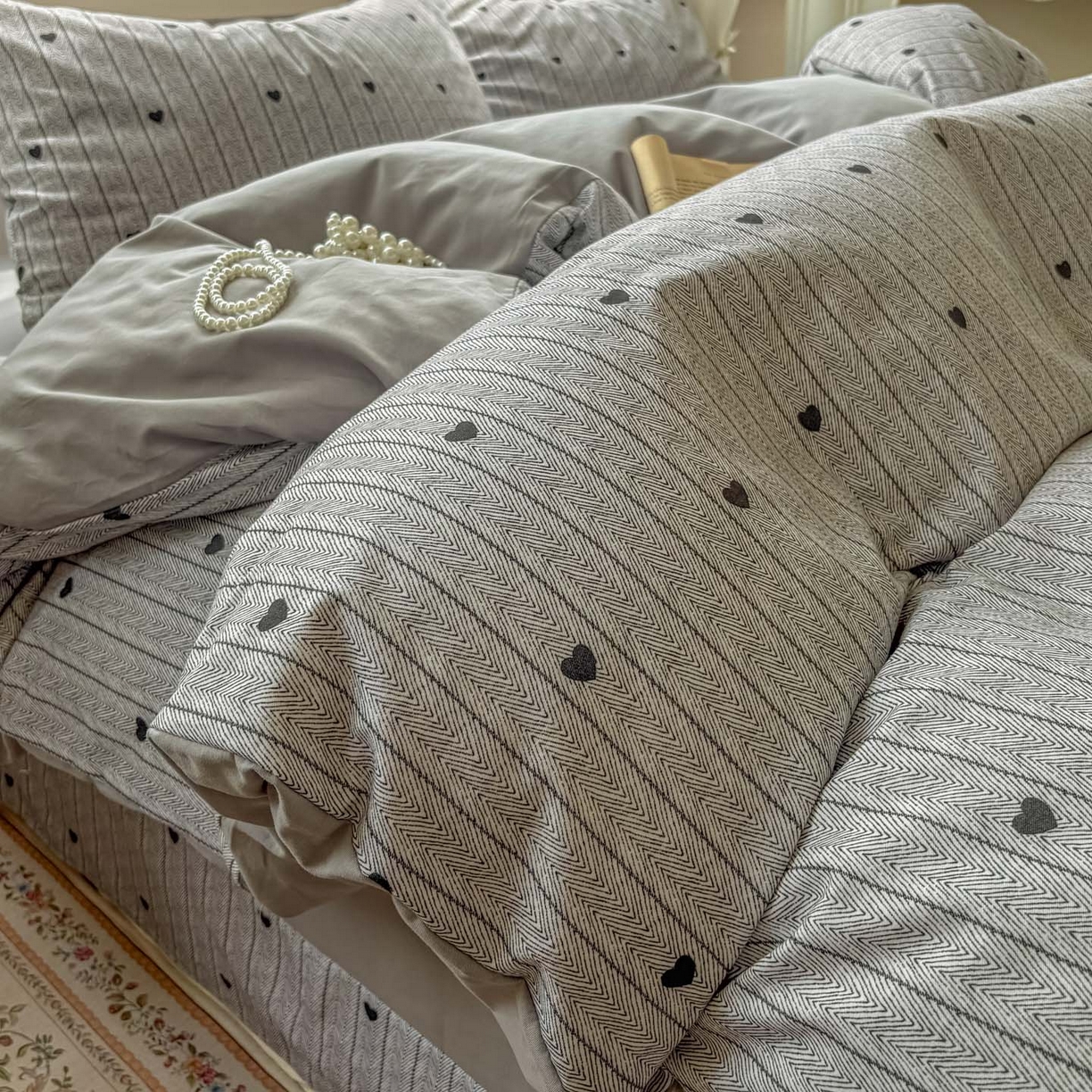 91家纺网 家纺一手货源 找家纺 田野 2025新款全棉13360加厚磨毛印花四件套 初恋-灰