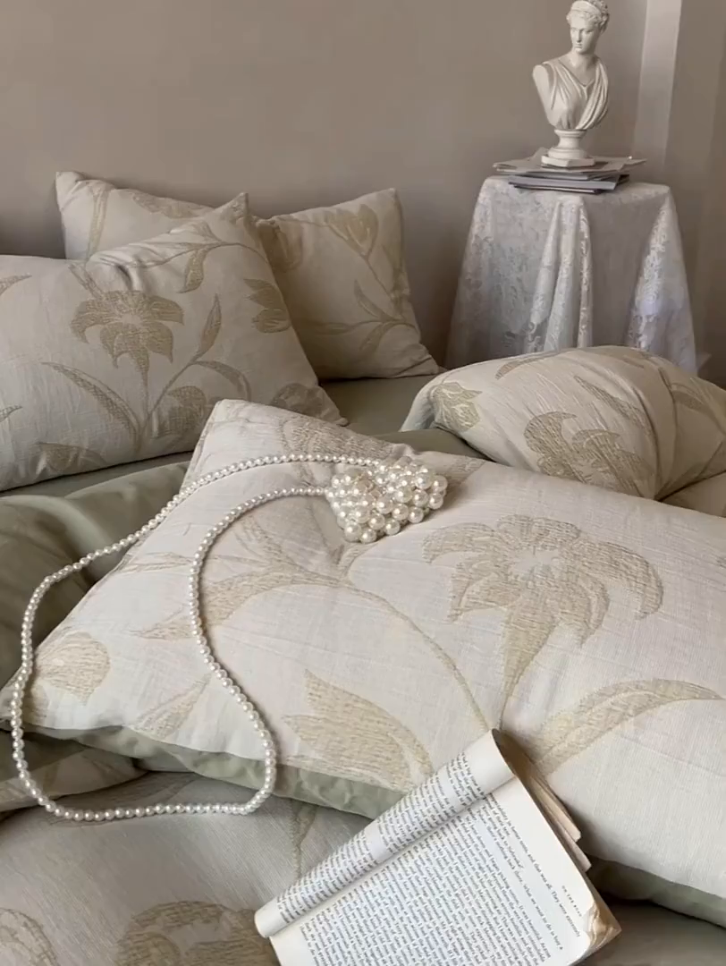 91家纺网 家纺一手货源 找家纺 田野 2025新款全棉三层纱提花磨毛系列四件套 花影如诗