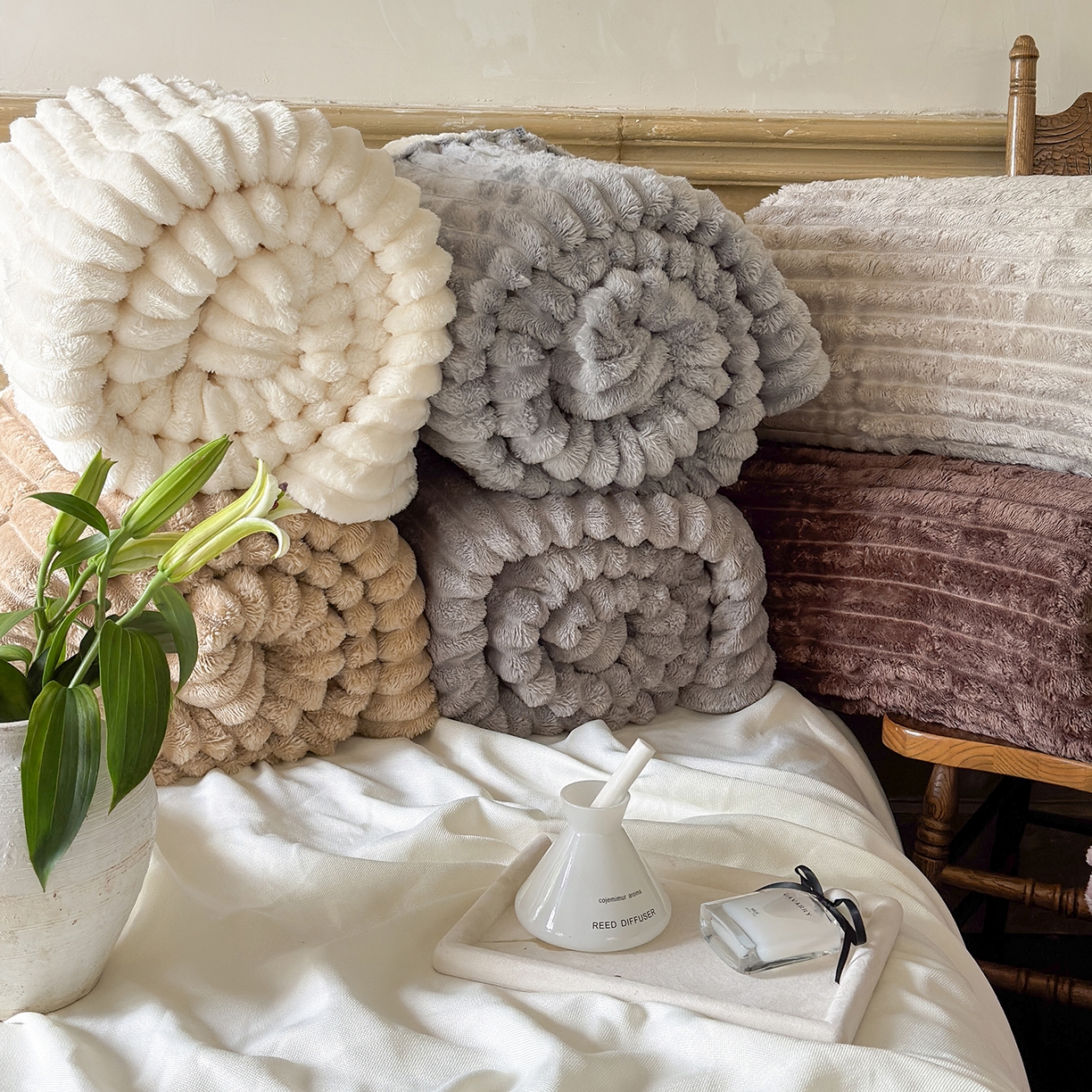 91家纺网 家纺一手货源 找家纺 （总）艾咪 2025新款立体抽条纹双层毯子仿兔绒羊羔绒毛毯,双层毯-半见白,双层毯-春芽绿,双层毯-奶咖驼,双层毯-浅奶咖,双层毯-绒雾蓝,双层毯-柔云灰,双层毯-深椰棕,双层毯-桃夭粉,双层毯-薰衣紫,双层毯-云絮蓝