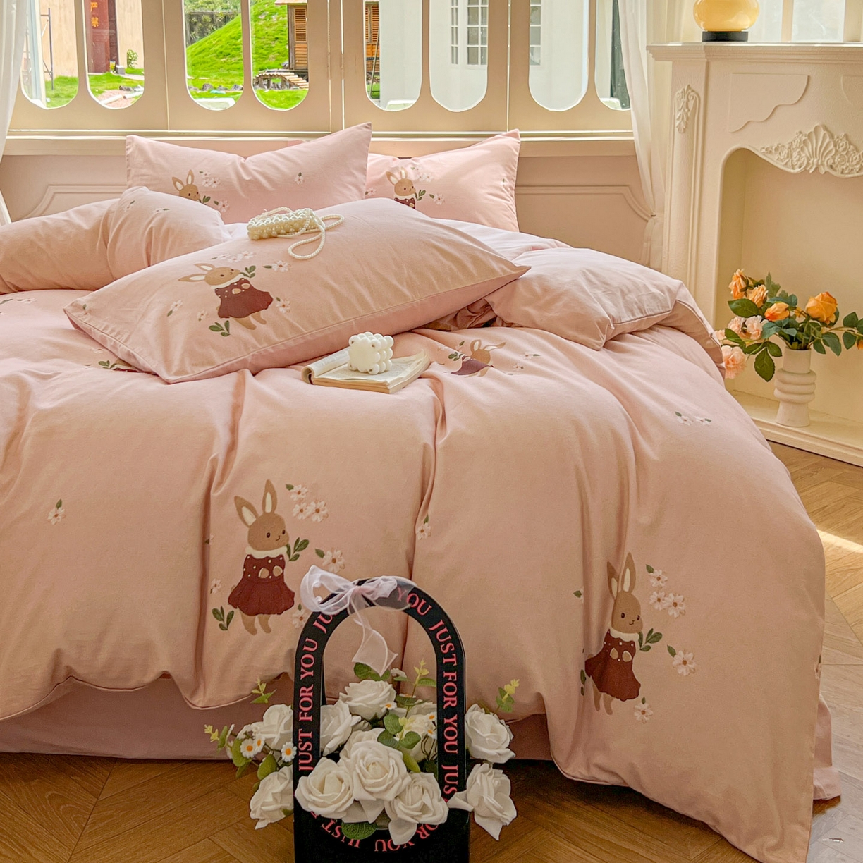 91家纺网 家纺一手货源 找家纺 田野 2025新款全棉13360加厚磨毛印花四件套 粉兔子