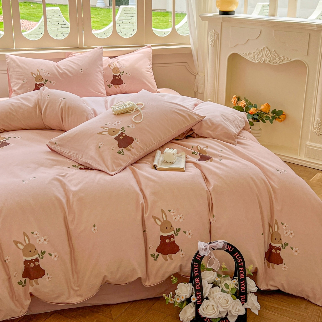 91家纺网 家纺一手货源 找家纺 田野 2025新款全棉13360加厚磨毛印花四件套 粉兔子