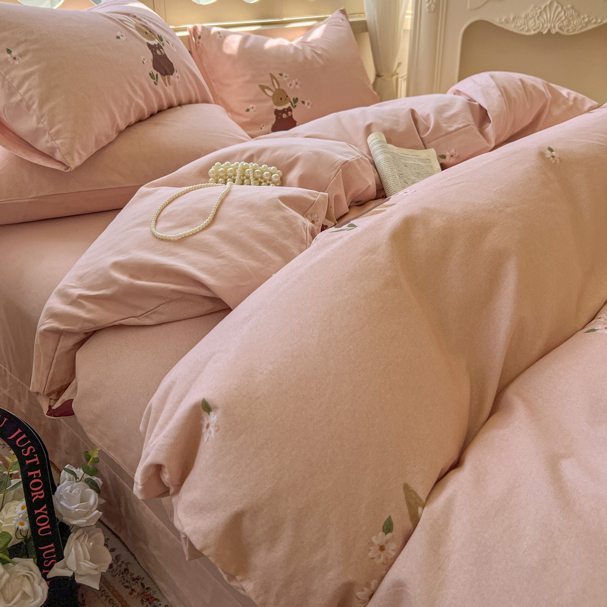 91家纺网 家纺一手货源 找家纺 田野 2025新款全棉13360加厚磨毛印花四件套 粉兔子