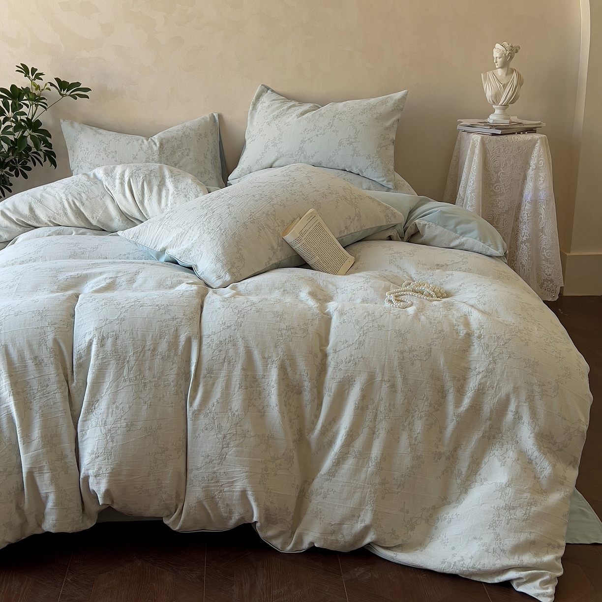 91家纺网 家纺一手货源 找家纺 田野 2025新款全棉三层纱提花磨毛系列四件套 叶芷梦-灰