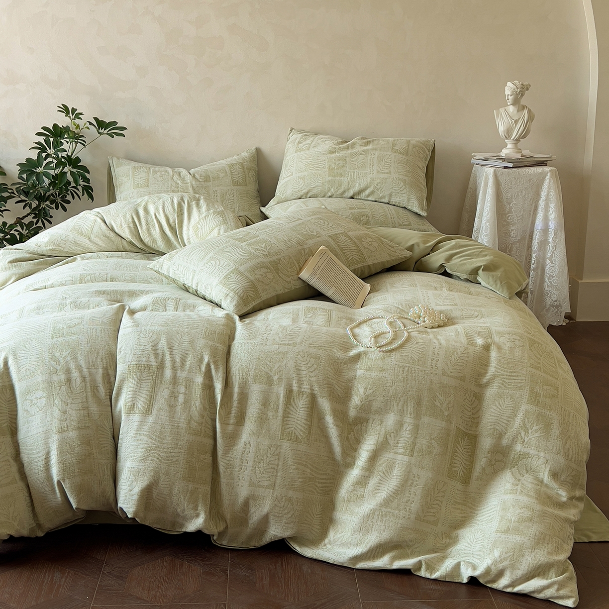 91家纺网 家纺一手货源 找家纺 田野 2025新款全棉三层纱提花磨毛系列四件套 棕榈韵致-绿