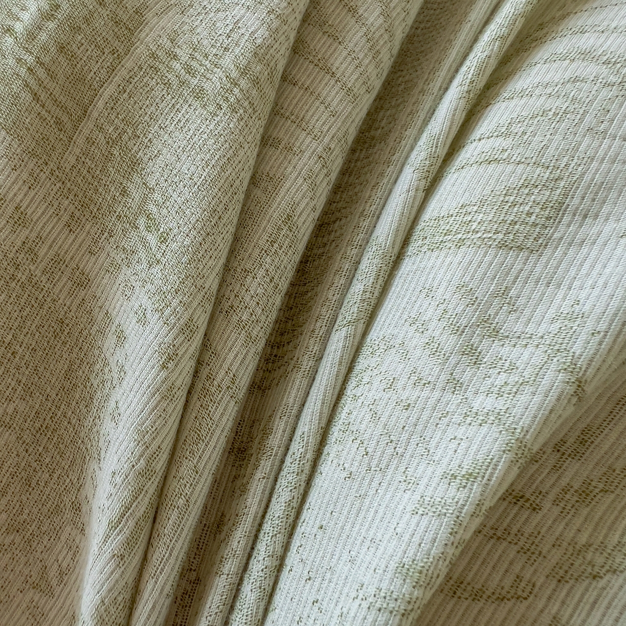 91家纺网 家纺一手货源 找家纺 田野 2025新款全棉三层纱提花磨毛系列四件套 棕榈韵致-绿