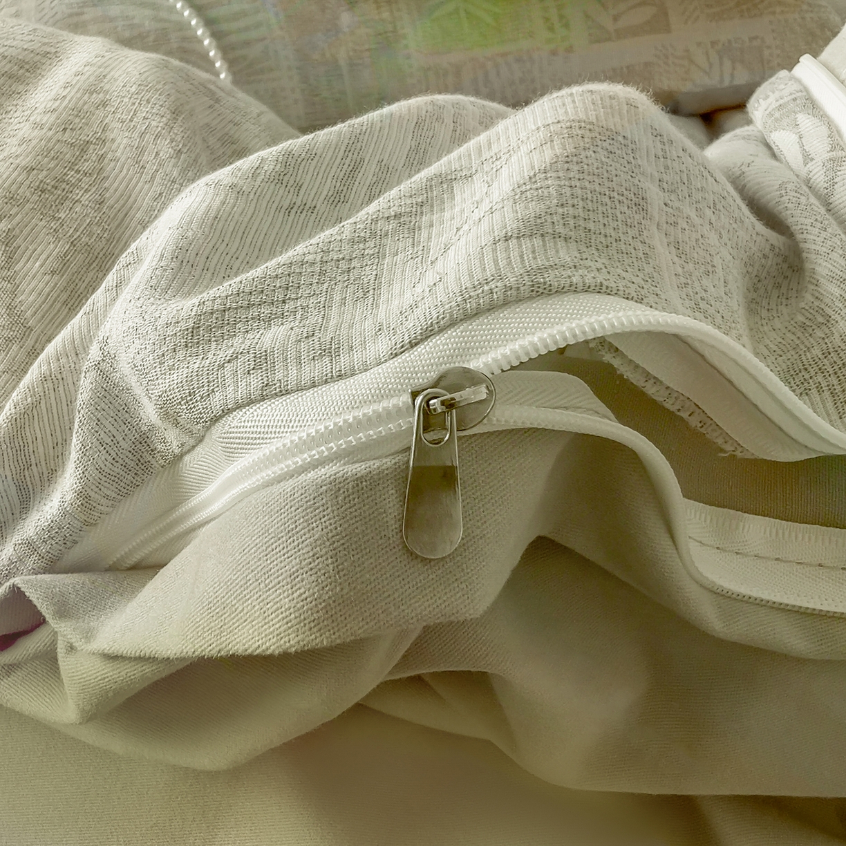 91家纺网 家纺一手货源 找家纺 田野 2025新款全棉三层纱提花磨毛系列四件套 棕榈韵致-绿