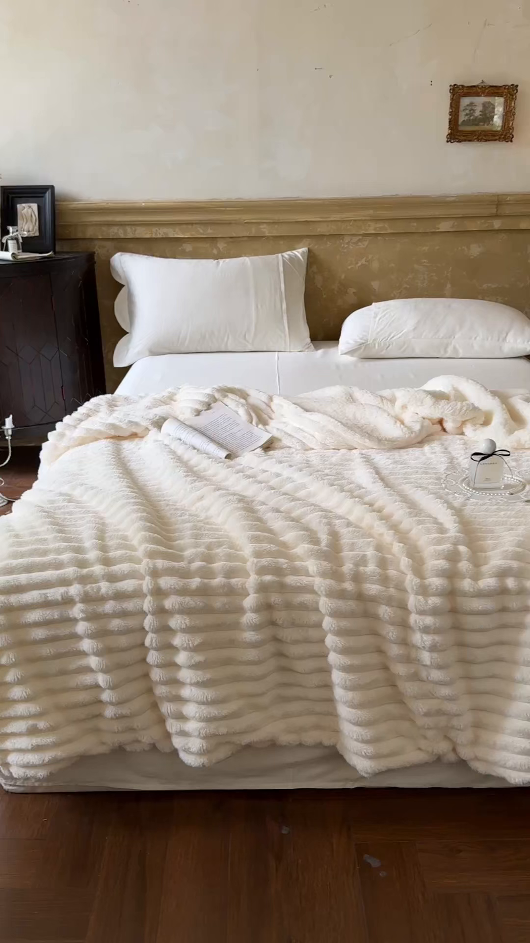 91家纺网 家纺一手货源 找家纺 艾咪-Amy ntmy 2025新款立体抽条仿兔绒羊羔绒双层毯子 双层毯-半见白