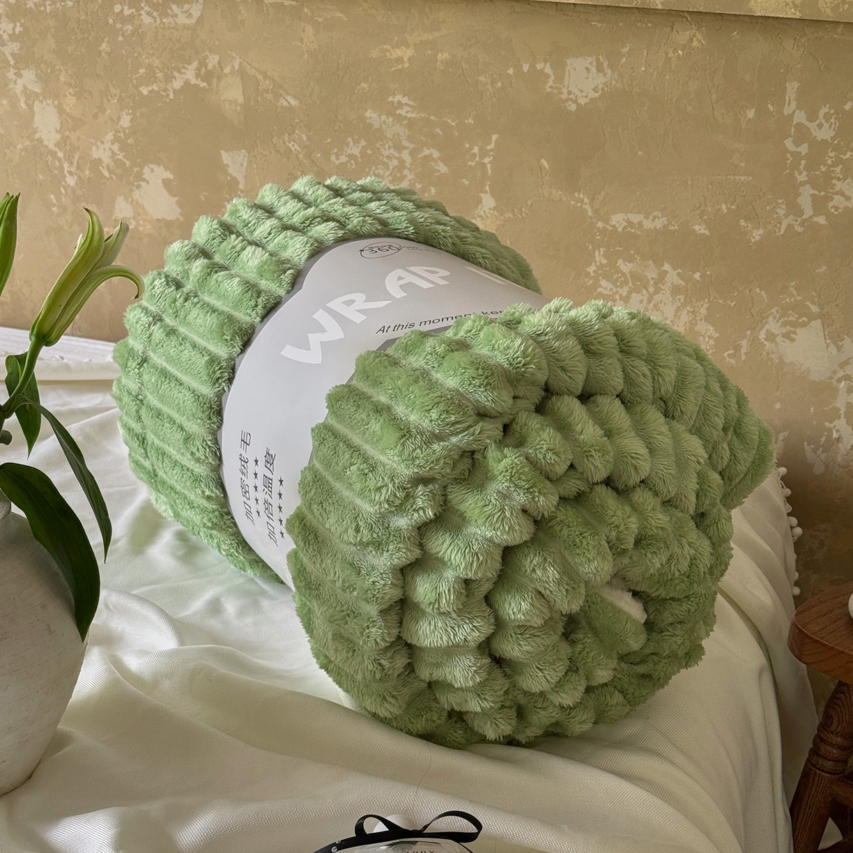 91家纺网 家纺一手货源 找家纺 艾咪-Amy ntmy 2025新款立体抽条仿兔绒羊羔绒双层毯子 双层毯-春芽绿