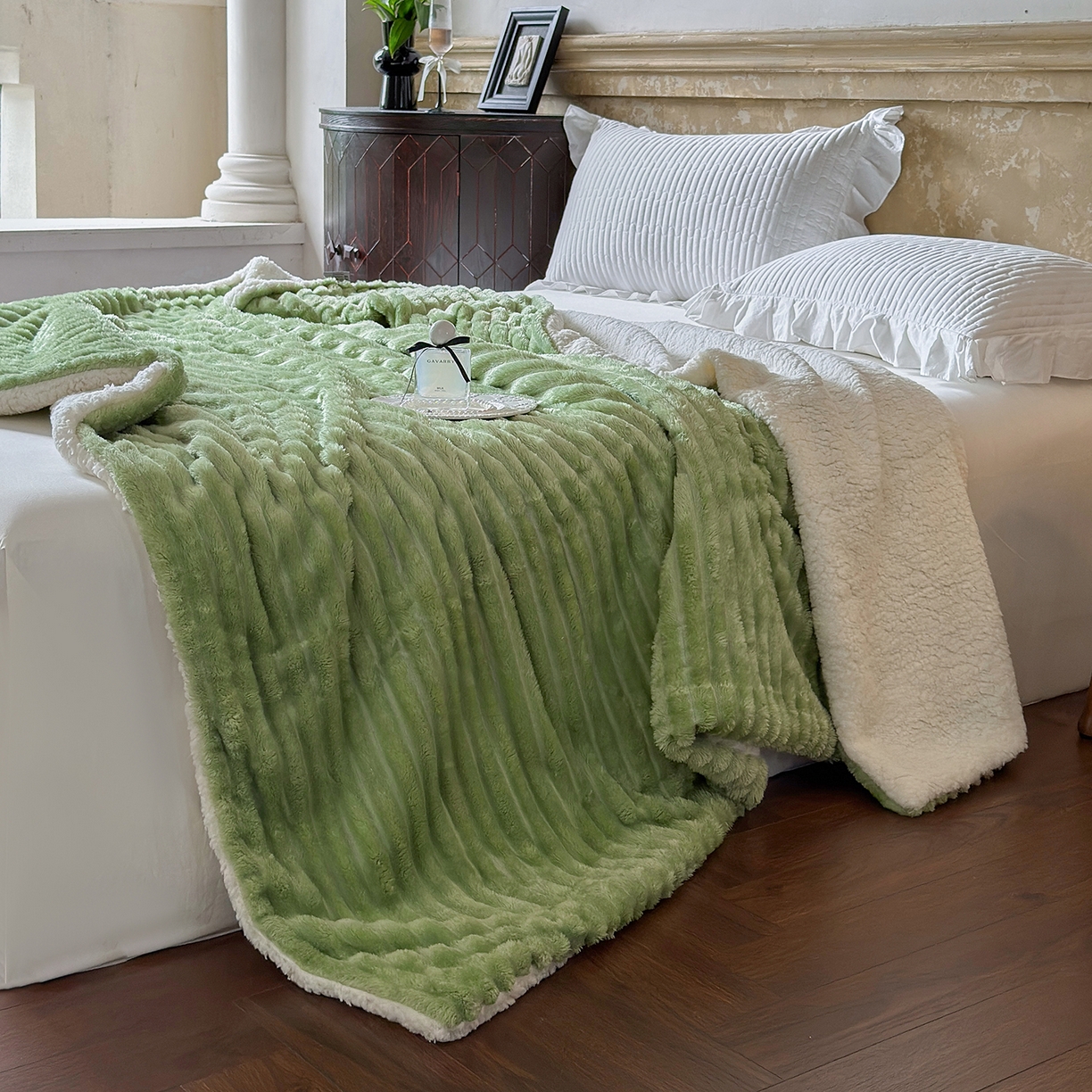 91家纺网 家纺一手货源 找家纺 艾咪-Amy ntmy 2025新款立体抽条仿兔绒羊羔绒双层毯子 双层毯-春芽绿