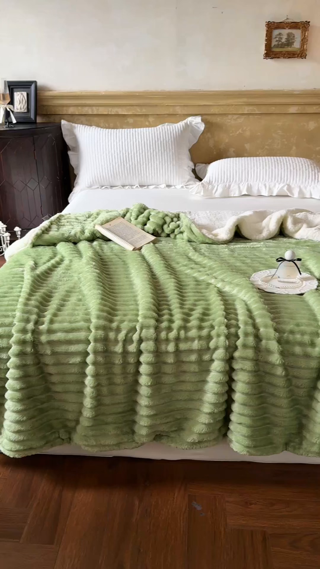 91家纺网 家纺一手货源 找家纺 艾咪-Amy ntmy 2025新款立体抽条仿兔绒羊羔绒双层毯子 双层毯-春芽绿