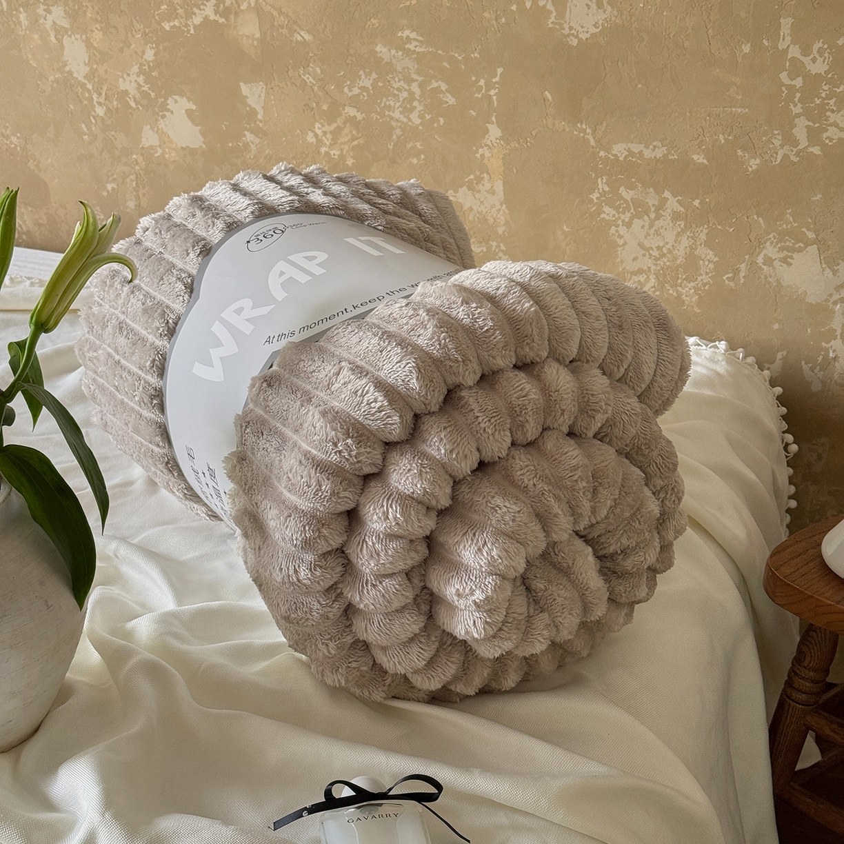 91家纺网 家纺一手货源 找家纺 艾咪-Amy ntmy 2025新款立体抽条仿兔绒羊羔绒双层毯子 双层毯-浅奶咖