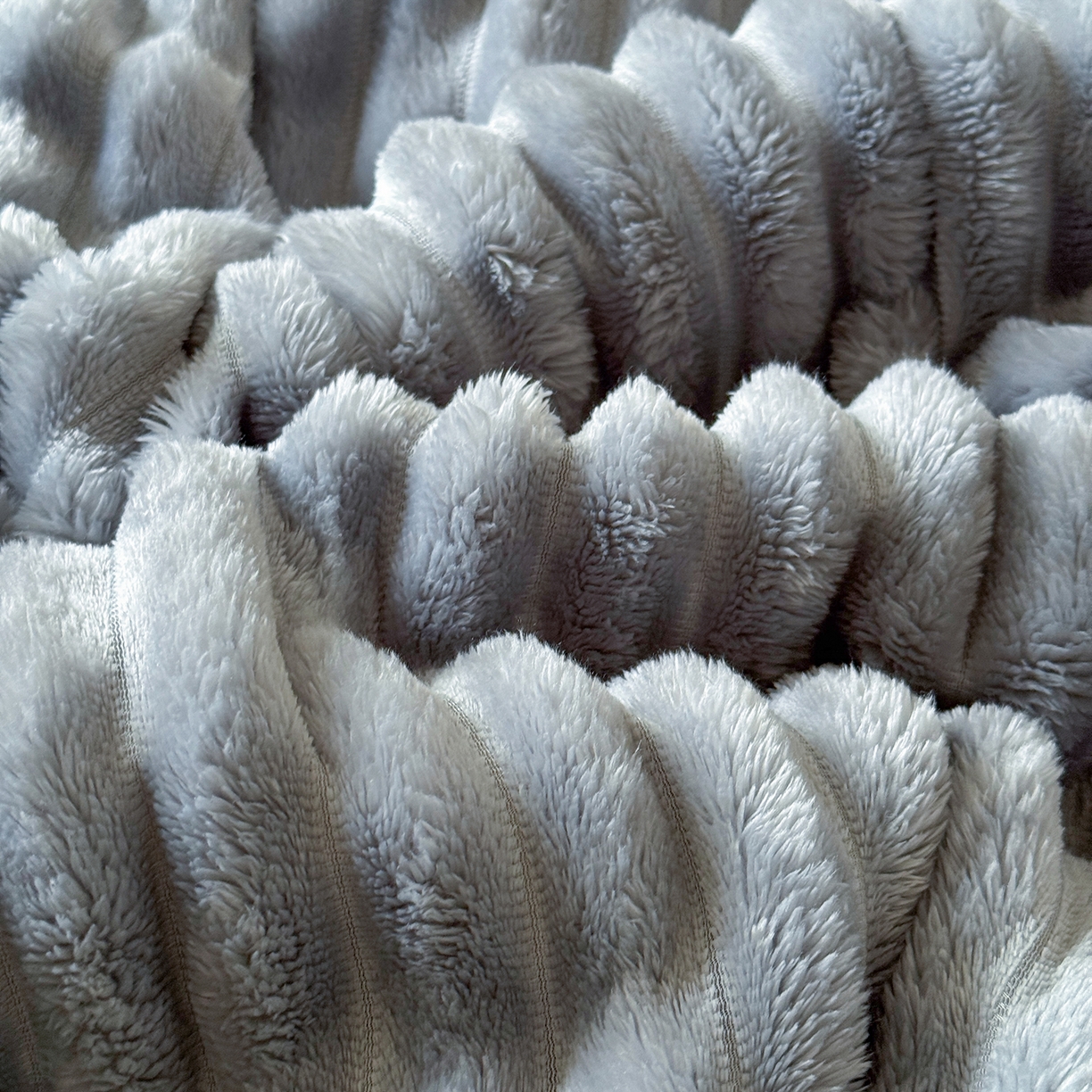 91家纺网 家纺一手货源 找家纺 艾咪-Amy ntmy 2025新款立体抽条仿兔绒羊羔绒双层毯子 双层毯-绒雾蓝