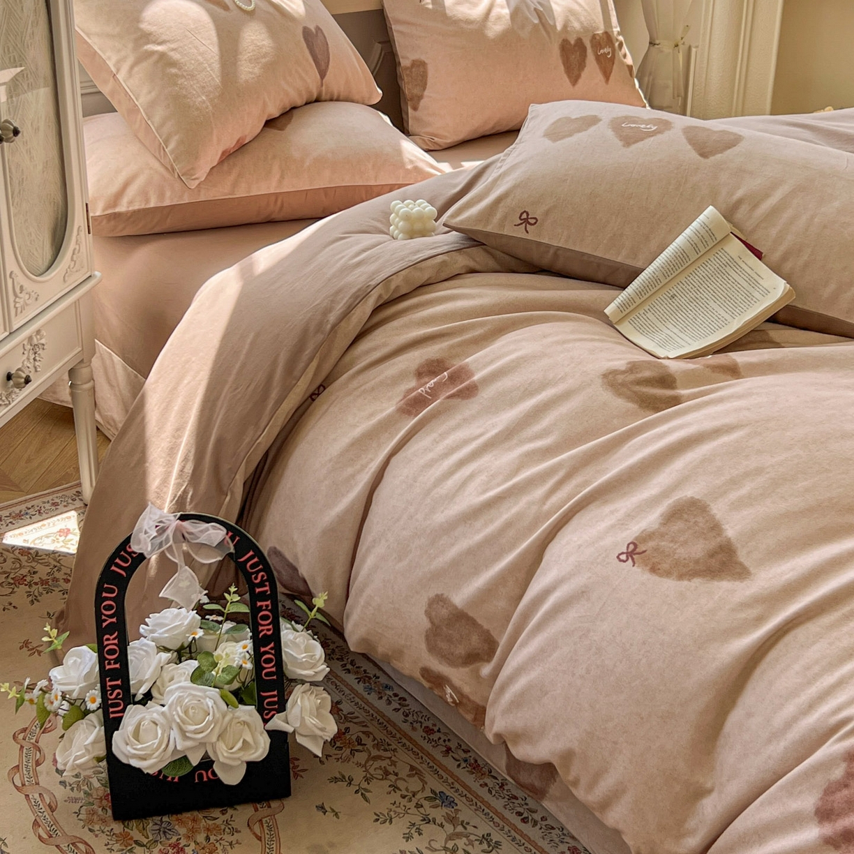 91家纺网 家纺一手货源 找家纺 田野 2025新款全棉13360加厚磨毛印花四件套 甜心-咖