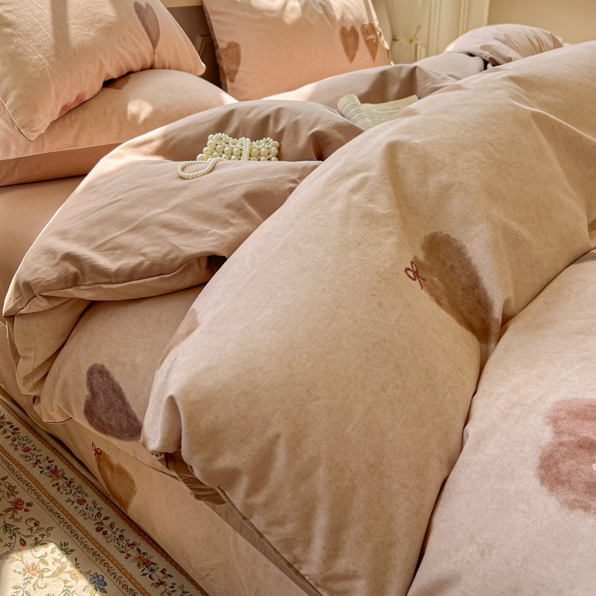 91家纺网 家纺一手货源 找家纺 田野 2025新款全棉13360加厚磨毛印花四件套 甜心-咖