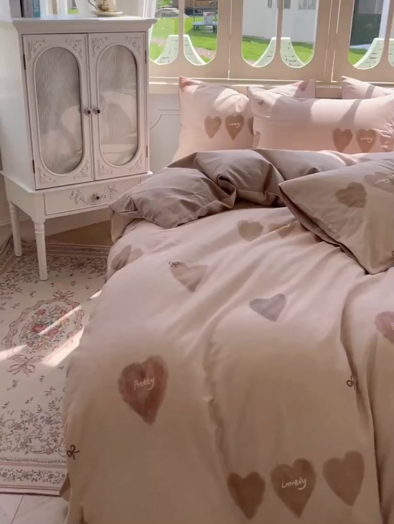 91家纺网 家纺一手货源 找家纺 田野 2025新款全棉13360加厚磨毛印花四件套 甜心-咖