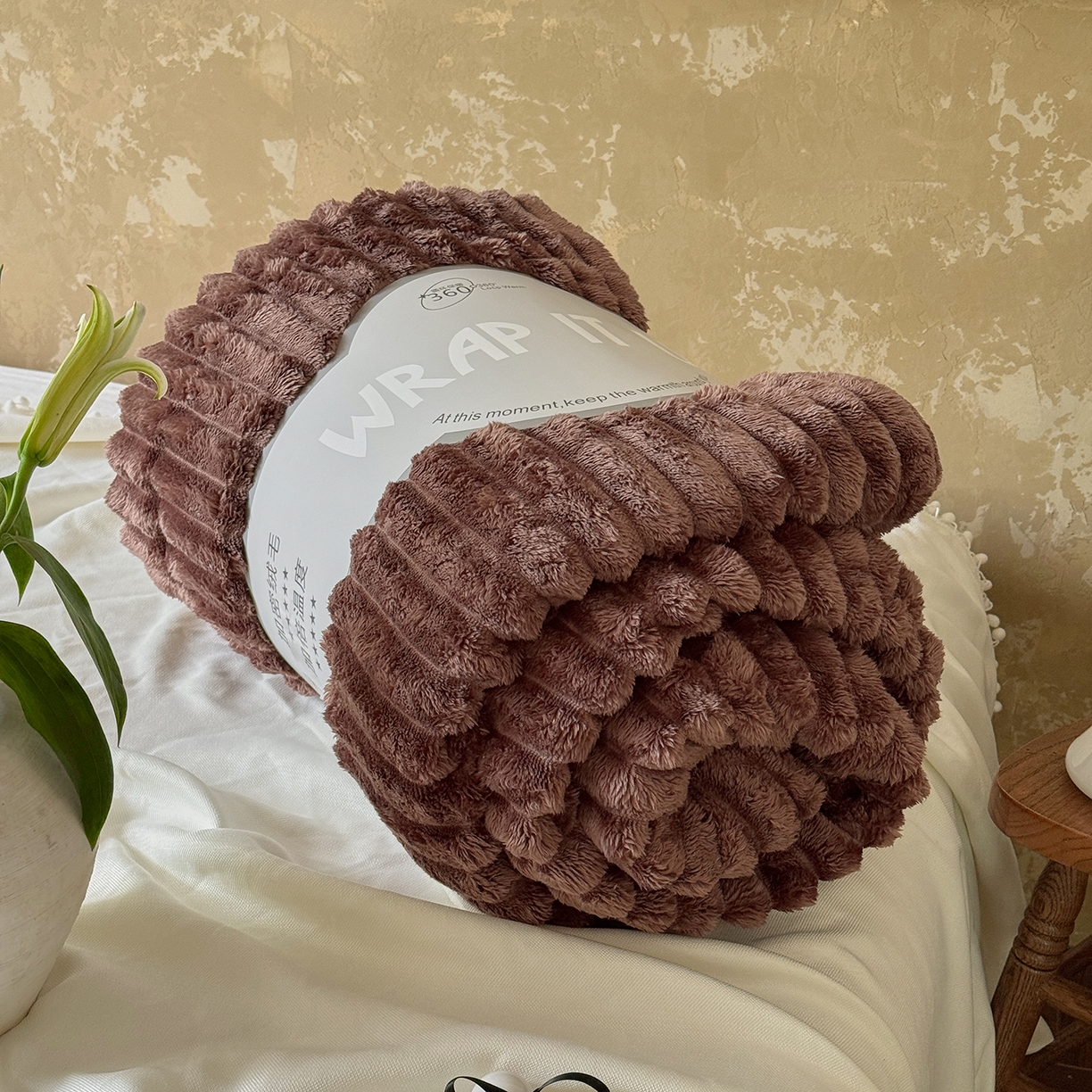 91家纺网 家纺一手货源 找家纺 艾咪-Amy ntmy 2025新款立体抽条仿兔绒羊羔绒双层毯子 双层毯-深椰棕