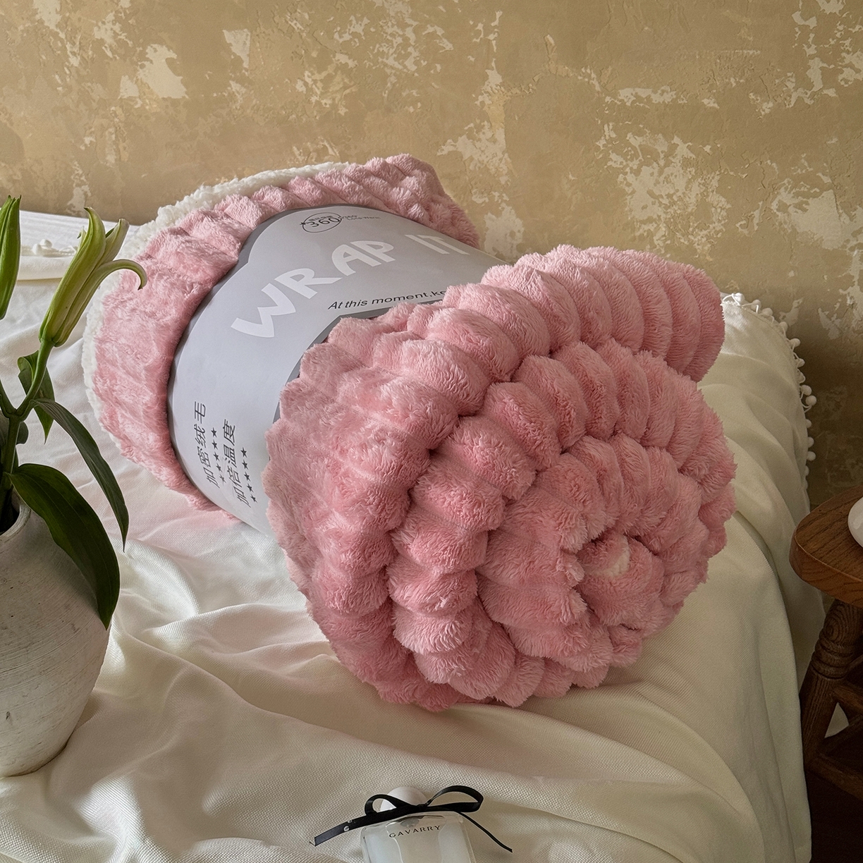 91家纺网 家纺一手货源 找家纺 艾咪-Amy ntmy 2025新款立体抽条仿兔绒羊羔绒双层毯子 双层毯-桃夭粉