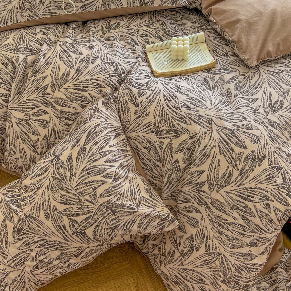 91家纺网 家纺一手货源 找家纺 田野 2025新款全棉13360加厚磨毛印花四件套 雅琪-卡其