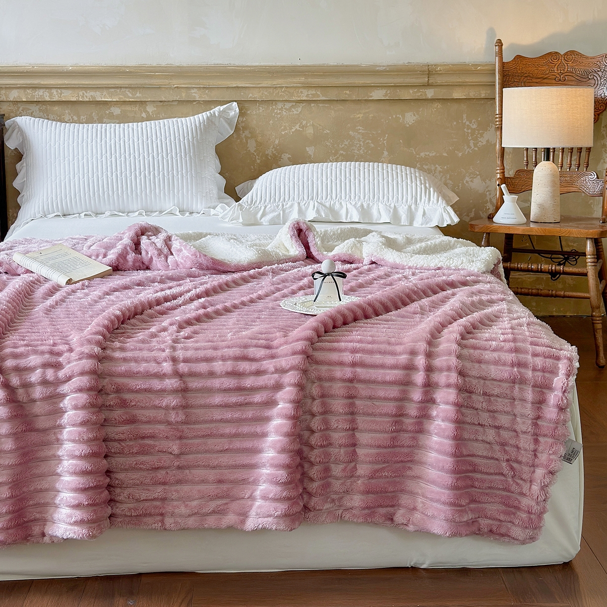 91家纺网 家纺一手货源 找家纺 艾咪-Amy ntmy 2025新款立体抽条仿兔绒羊羔绒双层毯子 双层毯-薰衣紫