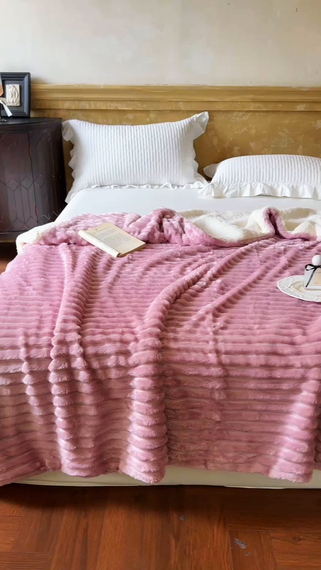 91家纺网 家纺一手货源 找家纺 艾咪-Amy ntmy 2025新款立体抽条仿兔绒羊羔绒双层毯子 双层毯-薰衣紫