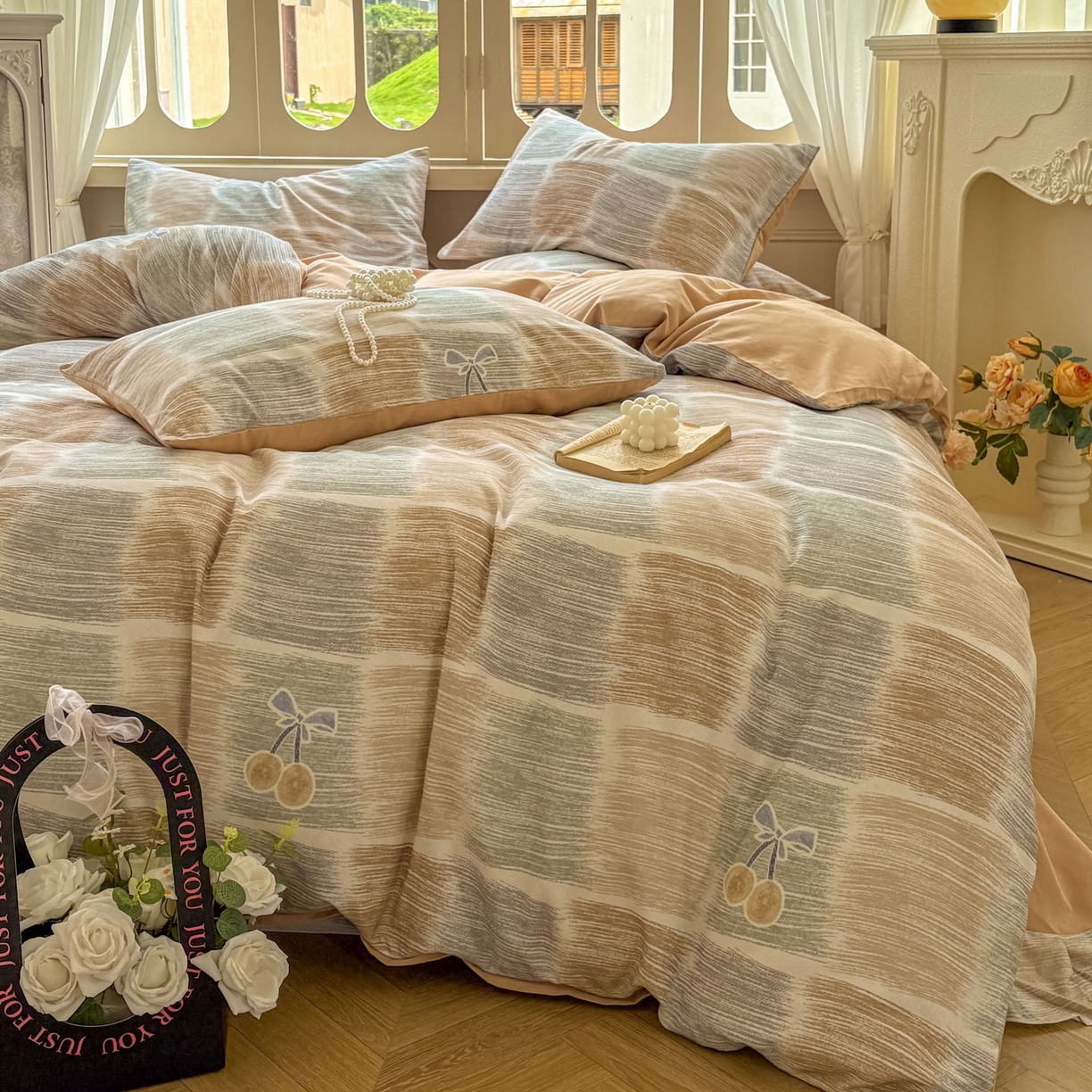 91家纺网 家纺一手货源 找家纺 田野 2025新款全棉13360加厚磨毛印花四件套 樱为你-桔