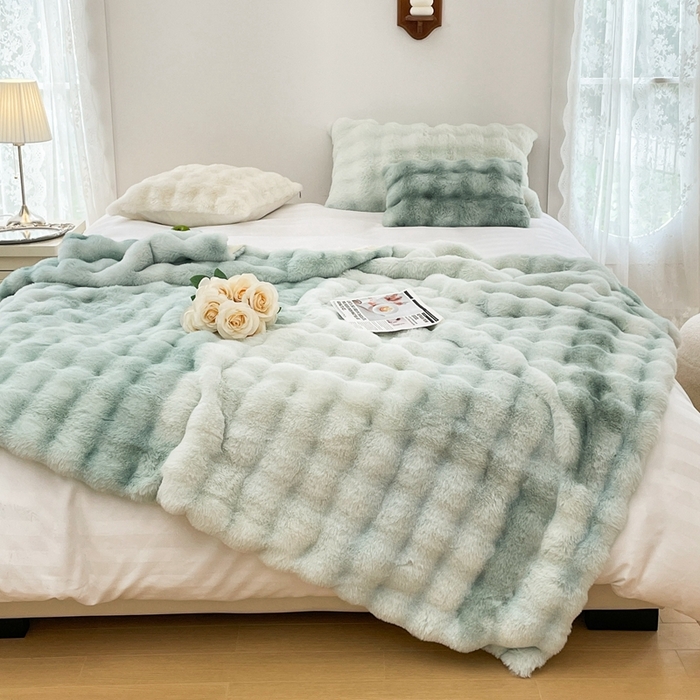 91家纺网 家纺一手货源 找家纺 （总）奥裕2025新款A类480克托斯卡纳大兔毛仿皮草兔兔绒午睡毛毯（含包装）