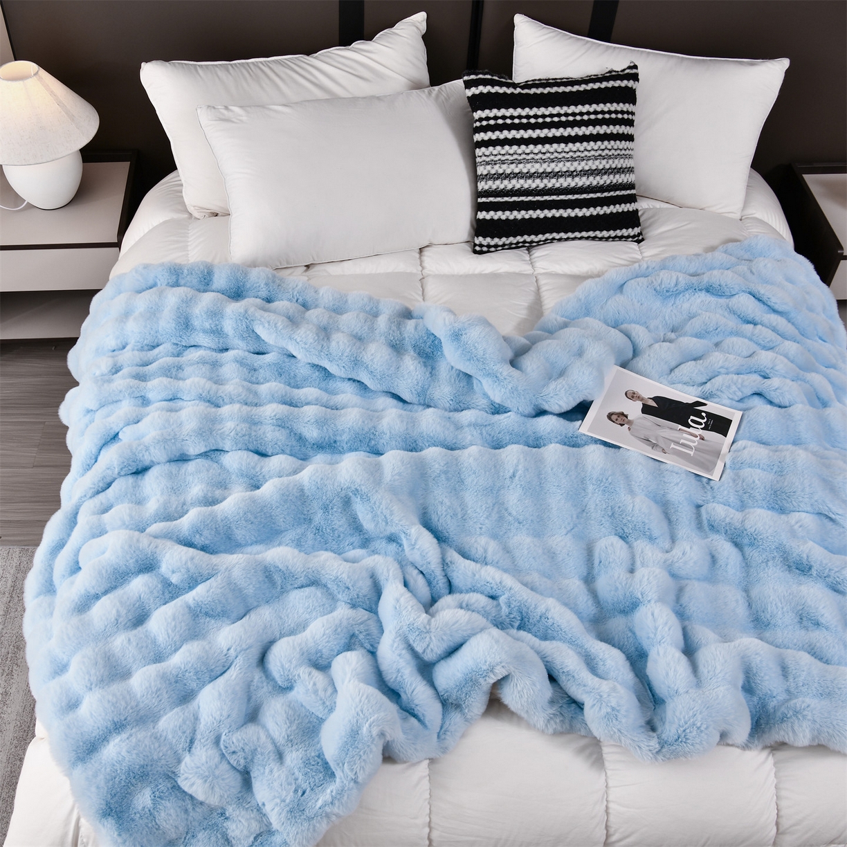 91家纺网 家纺一手货源 找家纺 （总）奥裕2025新款A类480克托斯卡纳大兔毛仿皮草兔兔绒午睡毛毯（含包装）