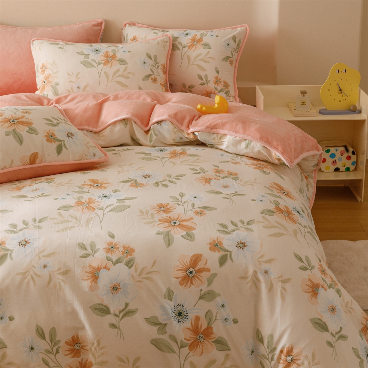 91家纺网 家纺一手货源 找家纺 红粉佳人家纺 2025新款A类棉加绒印花单被套被套单件 花颜悦色