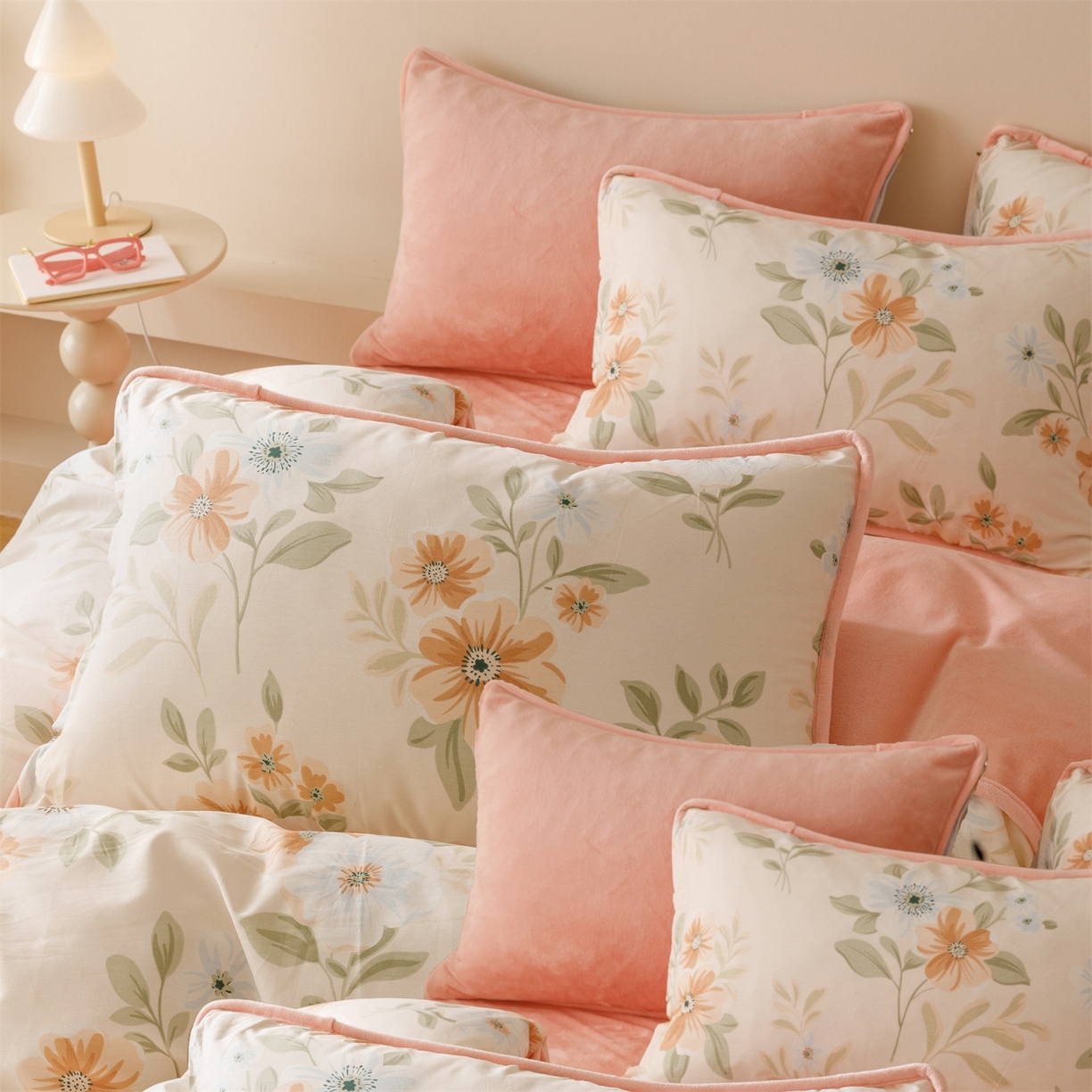 91家纺网 家纺一手货源 找家纺 红粉佳人家纺 2025新款A类棉加绒印花单被套被套单件 花颜悦色