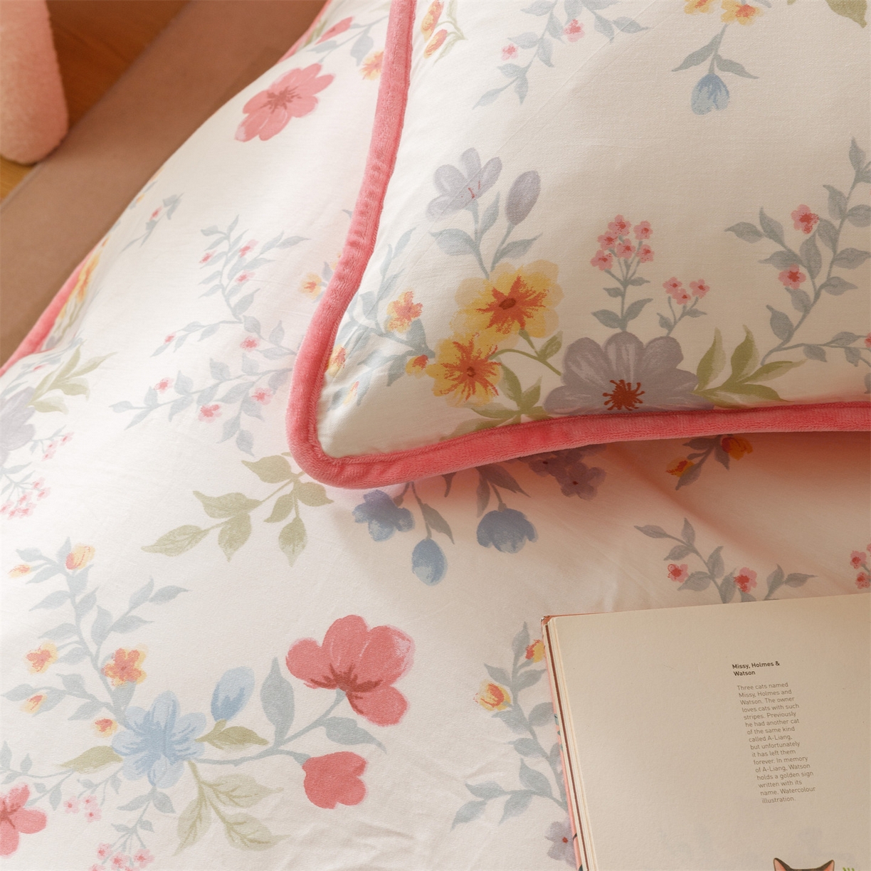 91家纺网 家纺一手货源 找家纺 红粉佳人家纺 2025新款A类棉加绒印花单被套被套单件 花漾甜梦